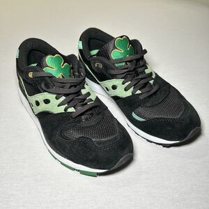 Saucony Azura “St. Patrick's Day" sneakers Size 7.5 in black and green